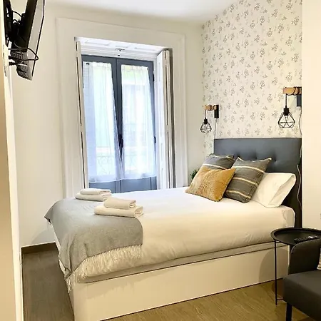 Apartamentos Fuencarral Madrid Exterior photo