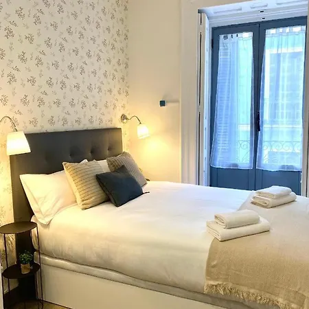 Apartamentos Fuencarral Madrid Exterior photo